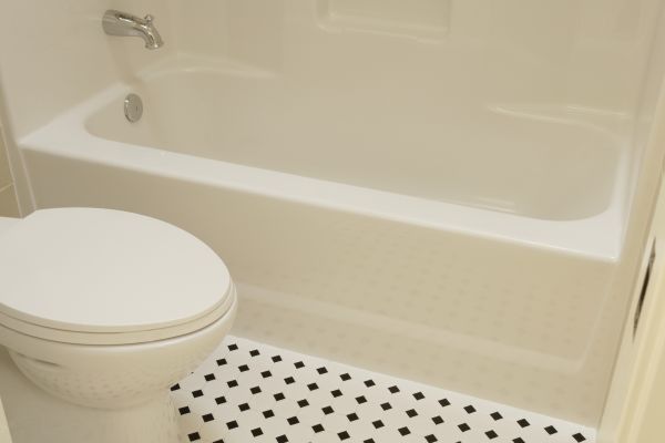 Cost of Fiberglass Tub Replacement in Garland